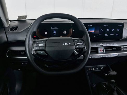 Used 2025 Kia K4 FWD image 18