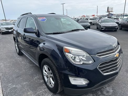 Used 2017 Chevrolet Equinox LT w/ Convenience Package image 4