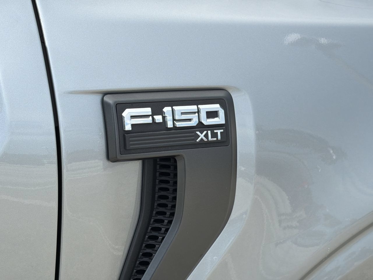 Used 2023 Ford F150 XLT w/ Equipment Group 302A High AWD/4WD image 9