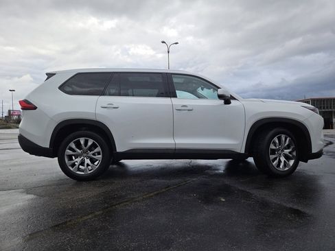 Used 2024 Toyota Grand Highlander Limited image 26