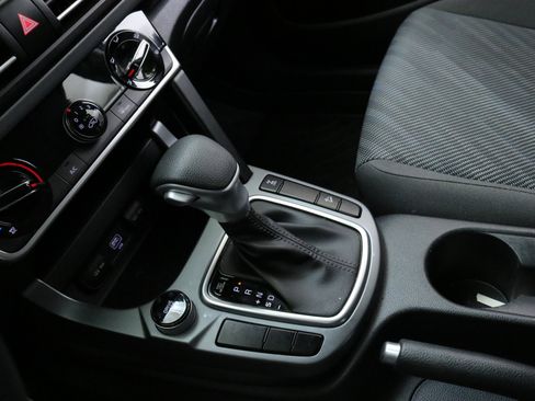 Used 2021 Kia Seltos LX image 19