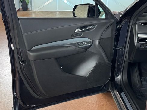 Used 2022 Cadillac XT4 Premium Luxury w/ Enhanced Visibility Package image 15