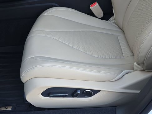 Used 2025 Acura TLX w/ Technology Package image 30