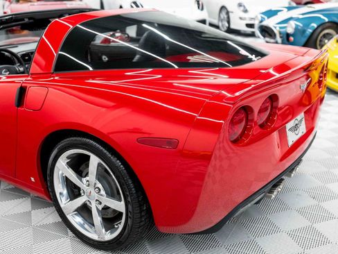 Used 2009 Chevrolet Corvette Coupe w/ Z51 Performance Package RWD image 33