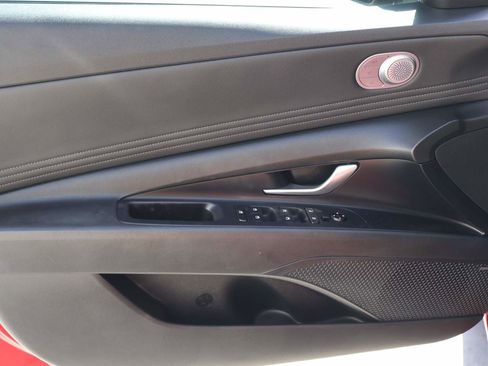 Used 2023 Hyundai Elantra Limited FWD image 8