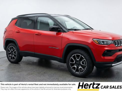 Used 2025 Jeep Compass Trailhawk image 1
