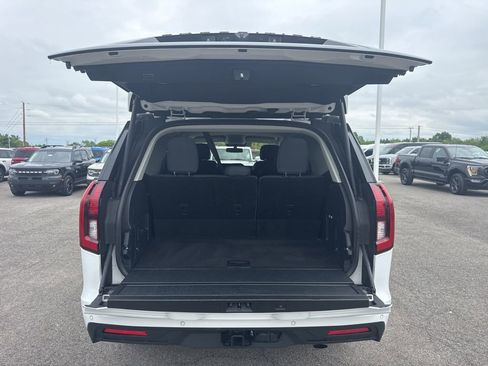 Used 2025 Ford Expedition Active AWD/4WD image 15