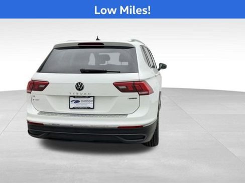 Used 2022 Volkswagen Tiguan SE image 3