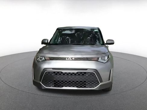 Used 2025 Kia Soul LX w/ LX Technology Package FWD image 3