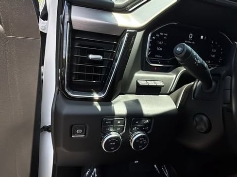 Used 2024 GMC Sierra 1500 Denali AWD/4WD image 22