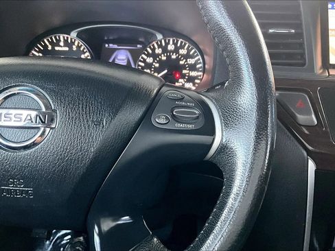 Used 2014 Nissan Pathfinder SL w/ SL Premium Package image 11