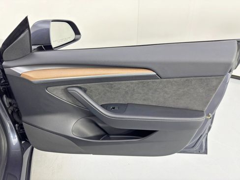 Used 2023 Tesla Model 3 Standard Range image 45