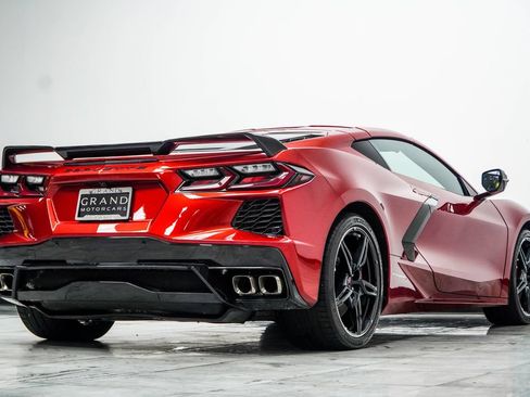 Used 2021 Chevrolet Corvette Stingray Coupe w/ Z51 Performance Package RWD image 15