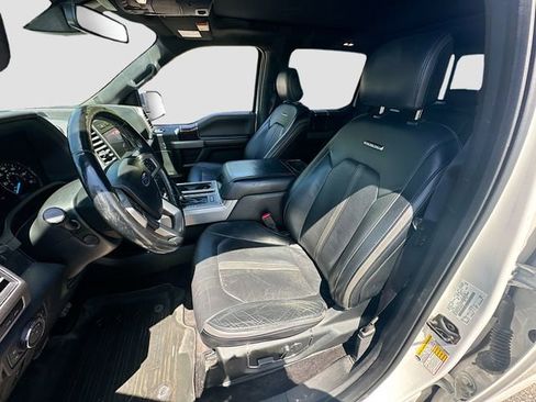 Used 2017 Ford F150 Platinum w/ Equipment Group 701A Luxury AWD/4WD image 23