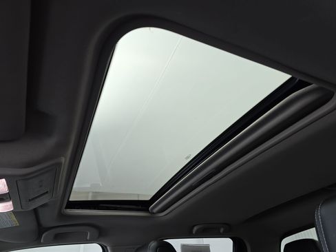 Certified 2023 Nissan Frontier SV w/ SV Premium Package image 27