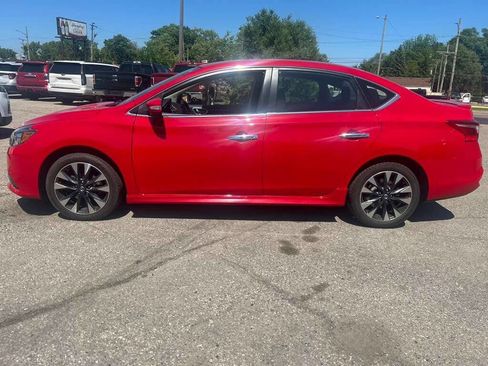 Used 2019 Nissan Sentra SR FWD image 8
