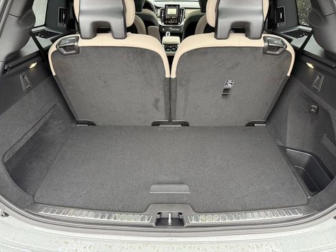 New 2026 Volvo XC90 B6 Plus image 13