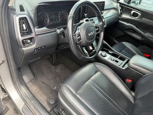 Used 2022 Kia Sorento S FWD image 14