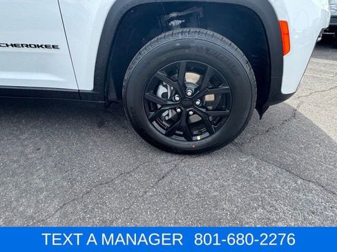 New 2026 Jeep Grand Cherokee Altitude AWD/4WD image 11