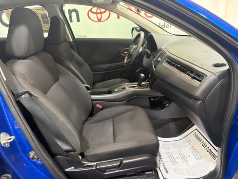 Used 2018 Honda HR-V EX image 12