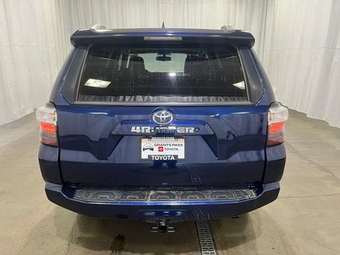Used 2016 Toyota 4Runner SR5 Premium AWD/4WD image 5