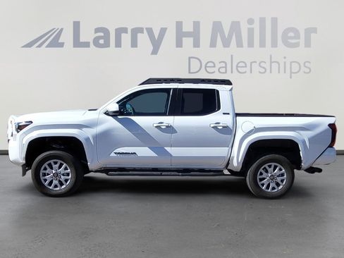 Certified 2025 Toyota Tacoma SR5 image 6