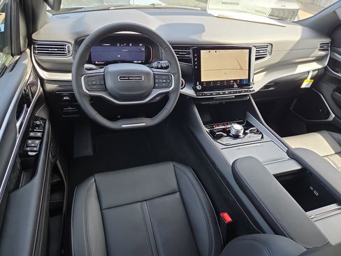 New 2026 Jeep Grand Wagoneer Limited w/ Convenience Group I image 8