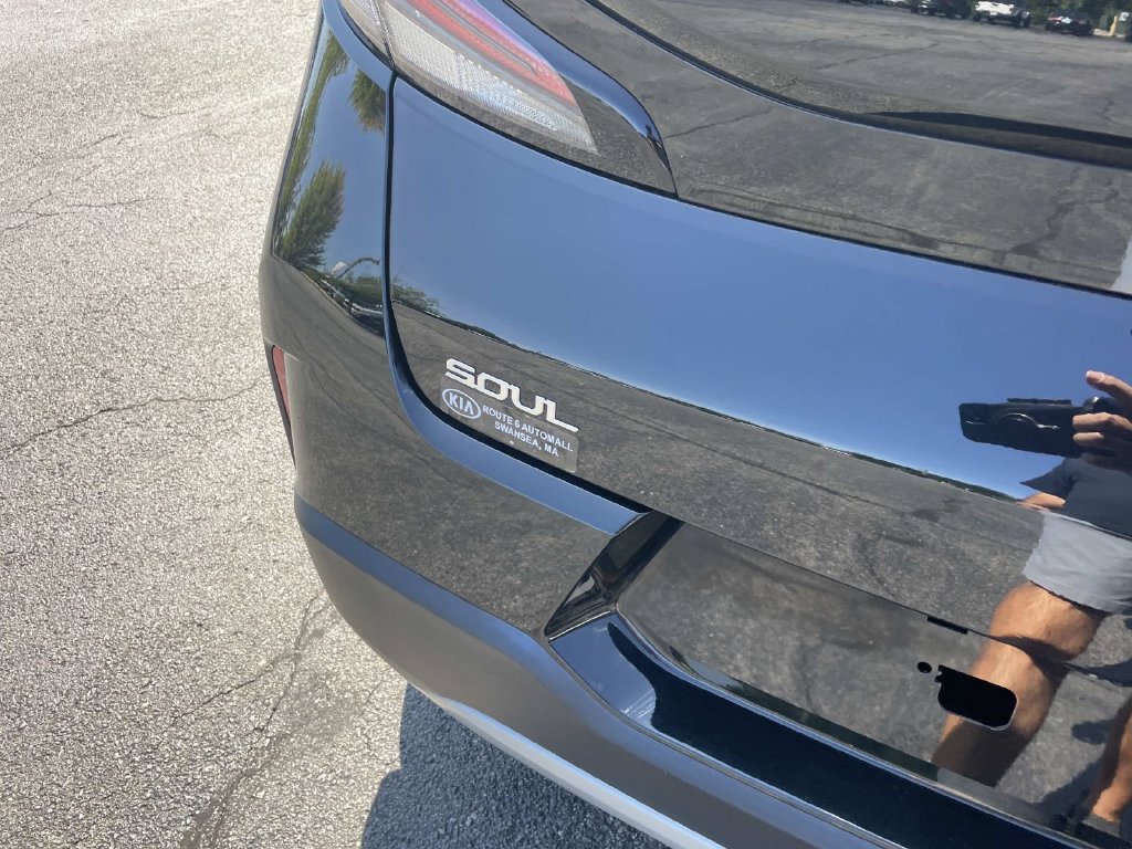 Used 2024 Kia Soul EX w/ Option Group 015 FWD image 5