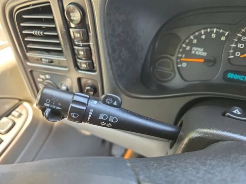 Used 2006 Chevrolet Avalanche Z71 w/ Preferred Equipment Group AWD/4WD image 24