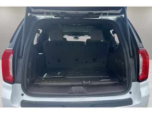 Used 2023 GMC Yukon XL SLT w/ SLT Luxury Package RWD image 20