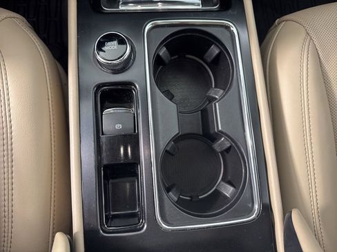 Used 2020 Lincoln Corsair AWD w/ Premium Package image 19