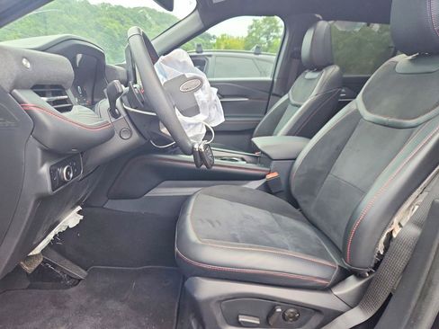 Used 2025 Ford Explorer ST AWD/4WD image 6