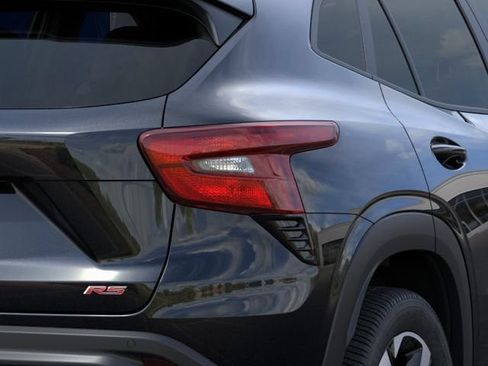 New 2026 Chevrolet Trax RS w/ Sunroof Package FWD image 12