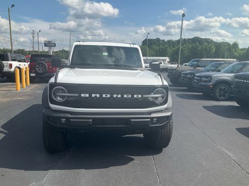 New 2026 Ford Bronco Outer Banks w/ Sasquatch Package AWD/4WD image 2