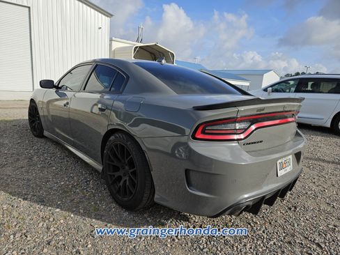 Used 2017 Dodge Charger R/T Scat Pack RWD image 9