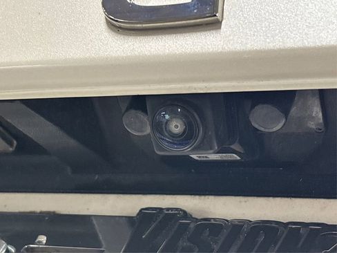 Used 2021 Nissan Rogue SV image 15