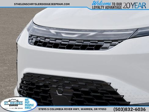 New 2027 Chrysler Pacifica Select FWD image 14