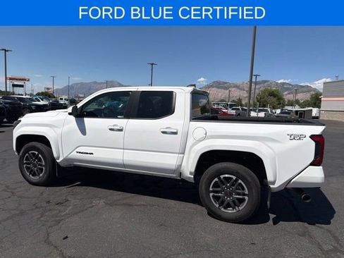 Used 2024 Toyota Tacoma TRD Sport AWD/4WD image 15