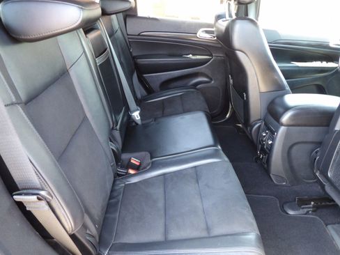 Used 2021 Jeep Grand Cherokee Laredo X AWD/4WD image 14