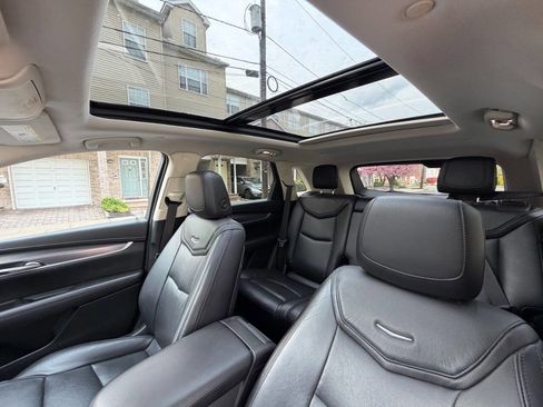 Used 2018 Cadillac XT5 Luxury image 11