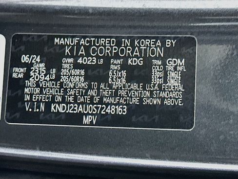 Used 2025 Kia Soul LX w/ LX Technology Package FWD image 12