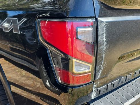 Used 2024 Nissan Titan PRO-4X w/ Pro-4x Convenience Package image 10