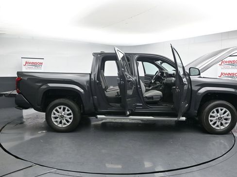 Used 2024 Toyota Tacoma SR5 AWD/4WD image 27
