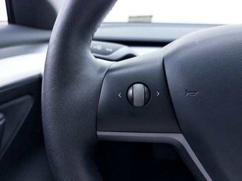 Used 2023 Tesla Model 3 Standard Range image 23