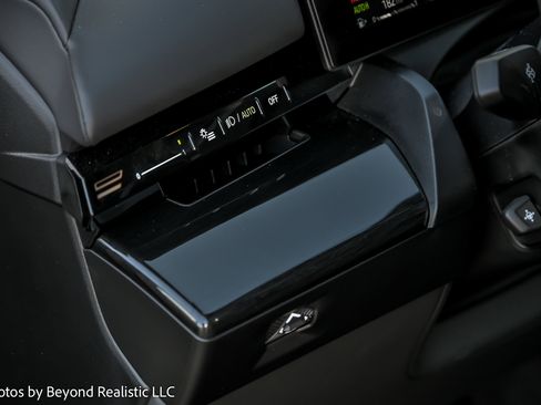 Used 2026 BMW 530i xDrive 530i xDrive image 33