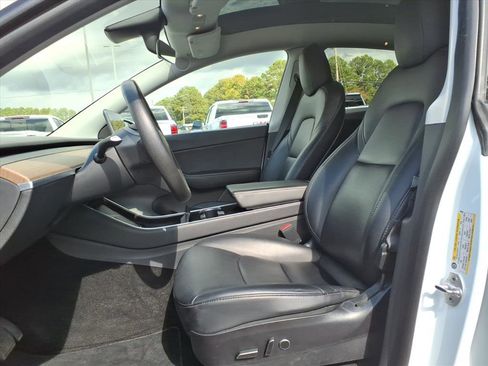 Used 2021 Tesla Model Y Long Range image 19