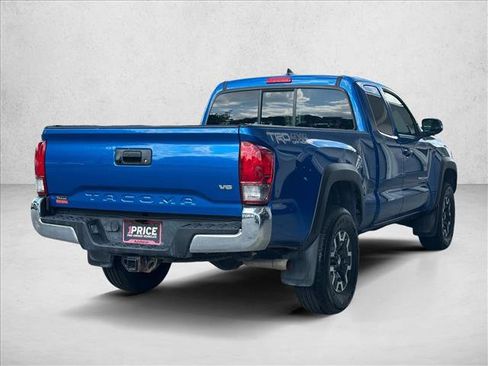 Used 2017 Toyota Tacoma SR5 AWD/4WD image 6