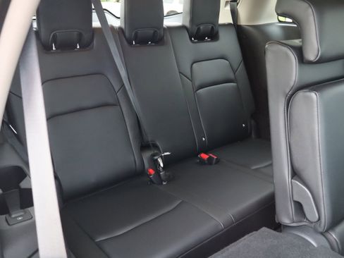 Used 2023 Nissan Pathfinder SL AWD/4WD image 13