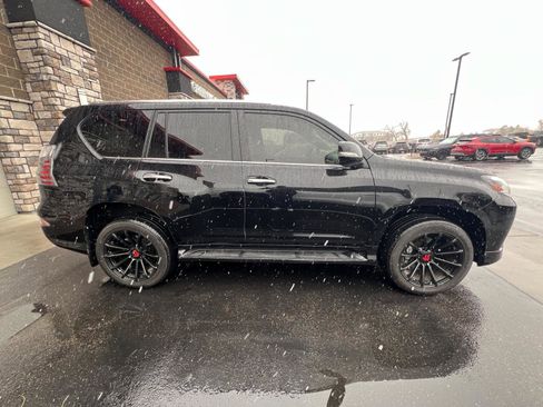 Used 2021 Lexus GX 460 Premium w/ Premium Package image 2