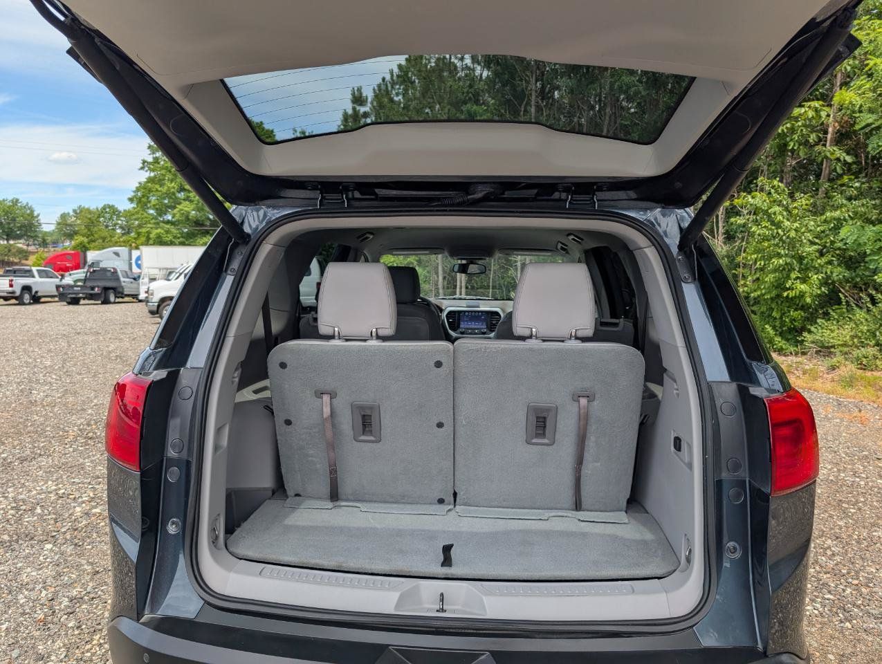 Used 2019 GMC Acadia SLT FWD image 24